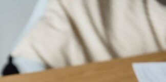 Altijd je telefoon binnen handbereik: ontdek hoesjes met koord!