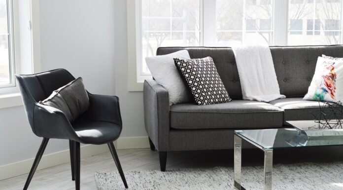 Een stijlvolle toevoeging aan jouw woning: waarom kiezen voor een glasplaat op een tafel