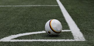 Naar een wedstrijd in het buitenland zonder te hoeven organiseren: zo doe je dat