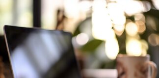 Gemakkelijk vanuit je luie stoel de perfecte bril vinden